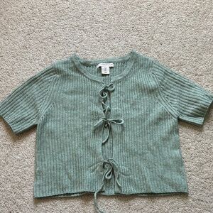 NWOT Sincerely Jules short sleeve sweater top size small.